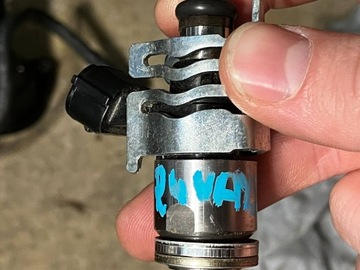 RAV4 V CAMRY VIII 2.5H HYBRIDNÍ VSTŘIKOVACÍ TRYSKA PALIVA 23250-25010