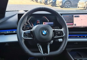 BMW Seria 5 G90-91 2025 BMW Seria 5 I wlasciciel M Sport Hak 360 Gwarancja Bezwypadkowy FVAT23, zdjęcie 15