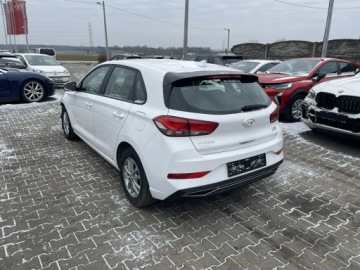 Hyundai i30 III Hatchback Facelifting 1.5 DPI 110KM 2022 Hyundai i30 1.5l Klimatyzacja czujniki park., zdjęcie 3