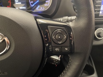 Toyota Yaris III Hatchback 5d Facelifting 2017 1.5 Dual VVT-iE 111KM 2017 Toyota Yaris 1,5-Dual-VVT-iE III (2011-2019) Toyot, zdjęcie 13