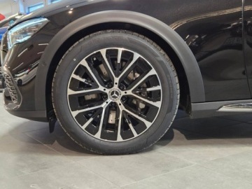 Mercedes Klasa E W214 All-Terrain 2.0 220d 197KM 2025 E Klasa 220 d 4-Matic All-Terrain Avantgarde Estate 2.0 (197KM) 2025, zdjęcie 3