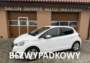 Peugeot 208 I Hatchback 5d Facelifting 1.2 PureTech 82KM 2017 Peugeot 208 1,2 82KM Klimatyzacja 1.2 Benzyna 82KM