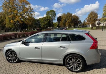 Volvo V60 I Kombi Facelifting 2.0 D4 DRIVE-E 190KM 2015 Volvo V60 Volvo V60 D4 Summum 2.0 Diesel 190KM, zdjęcie 5