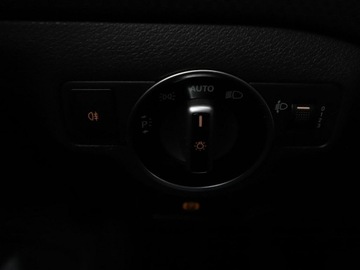Mercedes Klasa A W176 Hatchback 5d 1.6 180 BlueEFFICIENCY 122KM 2014 Mercedes A 180 klimatyzacja półskóra kamera, zdjęcie 29