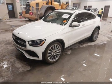 Mercedes GLC C253 2021 Mercedes-Benz GLC 2021r., 300, od ubezpieczalni 2.0 Benzyna 255KM, zdjęcie 2