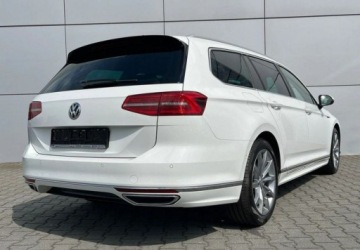 Volkswagen Passat B8 Variant 2.0 TDI SCR 240KM 2018 Volkswagen Passat R-LINE DSG Kamera 4x4 240KM Faktura Vat 23 2.0, zdjęcie 9