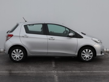 Toyota Yaris III Hatchback 5d 1.0 VVT-i 69KM 2013 Toyota Yaris 1.0 VVT-i, Salon Polska, Klima, zdjęcie 5