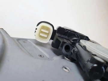 MITSUBISHI GRANDIS 2004R ZVEDÁK OKNO PRAVÝ PŘEDNÍ EU