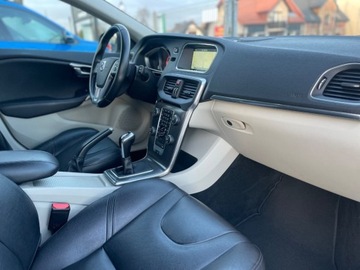 Volvo V40 II Cross Country 2.0 D2 DRIVE-E 120KM 2015 Volvo V40 2.0 D-2 120 KM SUMMUM BEZWYPADKOWY IDEALNY WYPOSAZONY 2.0, zdjęcie 17