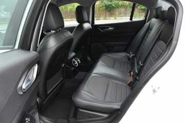 Alfa Romeo Giulia II 2018 Alfa Romeo Giulia 2.2d Manual 2018r. jak NOWA 31tk, zdjęcie 13