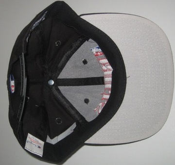 NBA - CHICAGO BULLS - CHAMPION - CZAPKA Z DASZKIEM