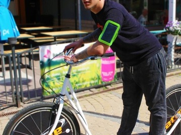 OPASKA NA RAMIĘ ARMBAND Z ODBLASKIEM MIEJSCE NA KLUCZ NA TELEFON SMARTFON