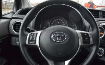 Toyota Yaris III Hatchback 5d 1.33 Dual VVT-i 99KM 2011 Toyota Yaris 1.3B Navi Kamera 2 KPL Opon Sprowadzony Oplacony 1.3, zdjęcie 18