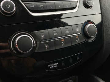 Nissan Qashqai II Crossover 1.2 DIG-T 115KM 2017 Nissan Qashqai ! Klimatyzacja ! Czujniki Parkowani, zdjęcie 18