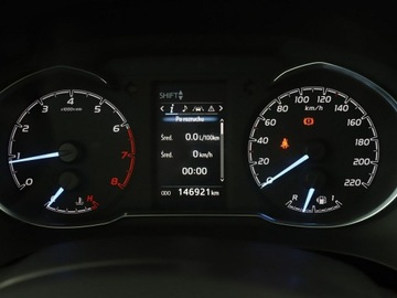 Toyota Yaris III Hatchback 5d Facelifting 2017 1.5 Dual VVT-iE 111KM 2018 Toyota Yaris klima-auto kamera Bluetooth tempomat, zdjęcie 21