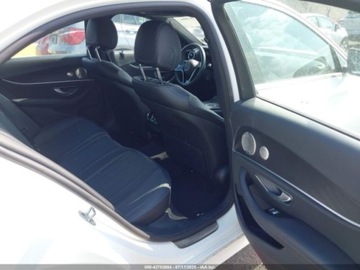 Mercedes Klasa E W214 2023 Mercedes-Benz Klasa E 350 4Matic 2023 2.0l 2.0 Benzyna 255KM, zdjęcie 12