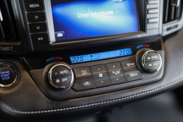 Toyota RAV4 IV MPV Facelifting 2.0 Valvematic 152KM 2017 Toyota RAV4 2.0 Premium 4x4 2.0 Benzyna 152KM, zdjęcie 11