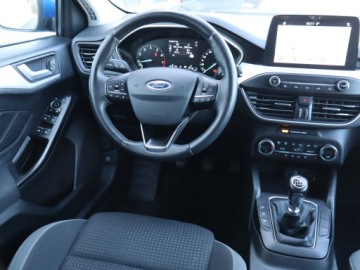 Ford Focus III Hatchback 5d facelifting 1.0 EcoBoost 125KM 2018 Ford Focus 1.0 EcoBoost, Salon Polska, Serwis ASO, zdjęcie 6