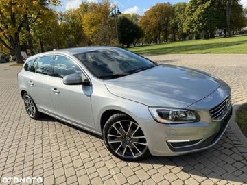 Volvo V60 I Kombi Facelifting 2.0 D4 DRIVE-E 190KM 2015 Volvo V60 Volvo V60 D4 Momentum 2.0 Diesel 190KM, zdjęcie 14