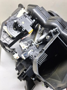 MAZDA CX-7 FACELIFT 2011 ROK , 2,2 CITD EVROPA RADIÁTOR Z POUZDRO /KOMPLET