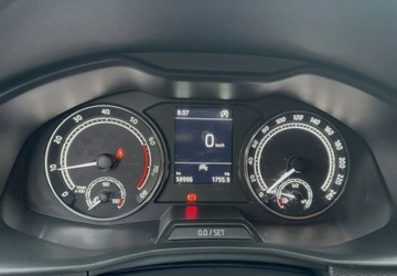 Skoda Kamiq Crossover 1.0 TSI 95KM 2022 Skoda Kamiq 1.0 TSI 95 KM 5 bieg. manual Ambition Benzyna 95KM, zdjęcie 15