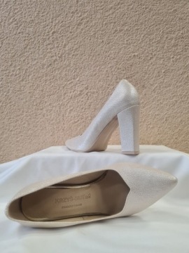 ЗОЛОТЫЕ НАСОСЫ ЛЕЙД НА СТОЛБЕ KRZYŚ-BUT Р.37