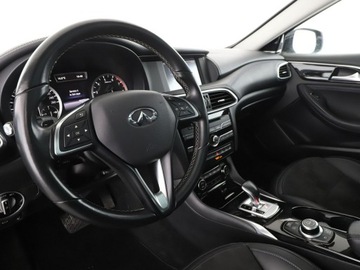 Infiniti Q30 1.6T 156KM 2019 Infiniti Q30 Luxe automat panorama kamera360 navi, zdjęcie 13