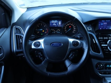 Ford Focus III Kombi 2.0 Duratorq TDCi DPF 140KM 2012 Ford Focus 2.0 TDCi, Klima, Klimatronic, Tempomat, zdjęcie 19