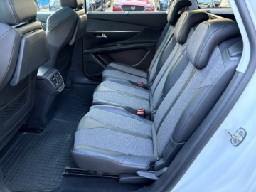 Peugeot 5008 II Crossover 1.2 PureTech 130KM 2017 Peugeot 5008 7-osobowy Półskóry Panorama dach, zdjęcie 14