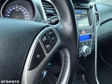 Hyundai i30 II Hatchback 3d 1.6 GDI 135KM 2013 Hyundai i30 Hyundai i30 blue 1.6 GDI YES Gold 1.6 Benzyna 135KM, zdjęcie 33