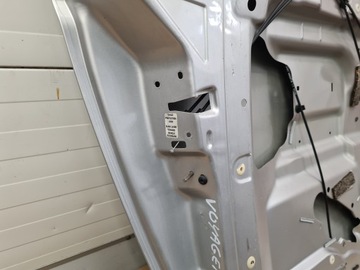 CHRYSLER GRAND VOYAGER IV DVEŘE POSUVNÉ LEVÉ