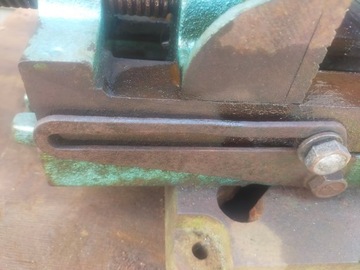 штатив для дрели – подставка с угловыми тисками