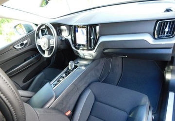Volvo XC60 II Crossover T5 250KM 2020 Volvo XC 60 z Gwarancja Bezwypadkowy Model 2021r 2.0 Benzyna 250KM, zdjęcie 5