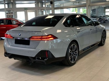 BMW Seria 5 G90-91 2025 BMW Seria 5 530e xDrive Sport Sedan 2.0 (299KM) 2025, zdjęcie 2