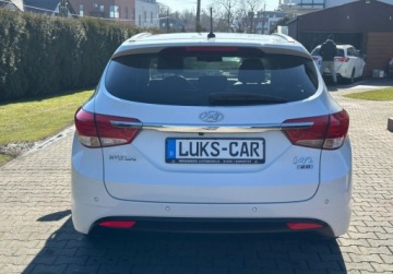 Hyundai i40 Kombi 2.0 GDI 177KM 2013 Hyundai i40 2,0 177KM Bi-xenon Park-Ass NAVI Climatronic Serwis Bezwypadko, zdjęcie 3