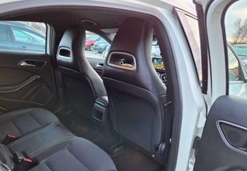 Mercedes Klasa A W176 Hatchback 5d Facelifting 180 122KM 2016 Mercedes-Benz Klasa A 1,6 Ben 122 km AMG 6 -biegow 1.6 Benzyna 122KM, zdjęcie 25
