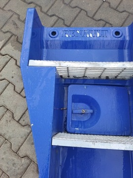 ЛЕВАЯ СТУПЕНЬКА В КОМПЛЕКТЕ ДЛЯ RENAULT MAGNUM