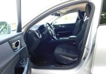 Volvo V60 II  Kombi 2.0 D3 150KM 2020 Volvo V60 z Gwarancja Model 2021r 2.0 Diesel 150KM, zdjęcie 11