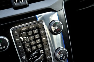 Volvo V40 II Hatchback 2.0 D2 DRIVE-E 120KM 2015 Volvo V40 R-Design Xenon Ledy Digital Alcantara, zdjęcie 29