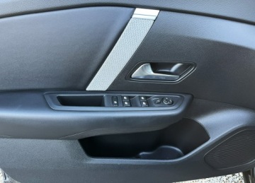 Citroen C4 III SUV 1.2 PureTech 130KM 2022 Citroen C4 Automat /Navi /Kamera360/Salon Pl /PACK, zdjęcie 36