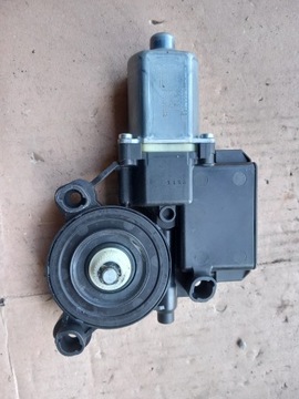 MOTOREK OKNO PRAVÝ PŘEDNÍ VW BEETLE 5C 6R0959802BC