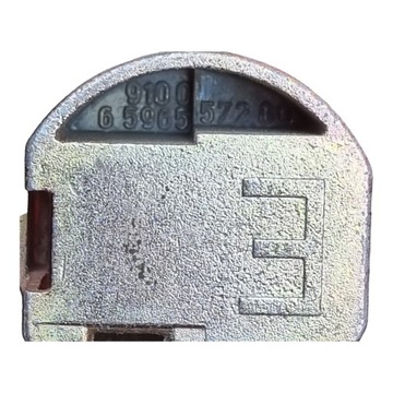 ПОВОРОТНАЯ ВЕРХНЯЯ ПЕТЛЯ ЦЕНТРАЛЬНОЙ РАМЫ E СТАРОГО ТИПА С ШТИФТОМ