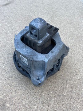 BMW F90 G30 G31 X3 G01 X5 G05 X6 G06 X7 G07 ULOŽENÍ MOTORU LEVÝ 6860457
