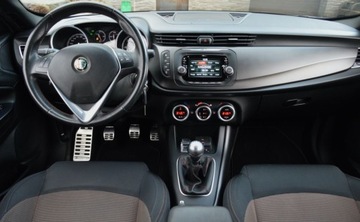 Alfa Romeo Giulietta Nuova II Hatchback 5d Facelifting 2.0 JTD 16v 150KM 2015 Alfa Romeo Giulietta 2,0 JTDM 150 km LED Klima..., zdjęcie 19