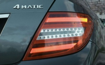 Mercedes Klasa C W204 Limuzyna 3.5 350 CGI BlueEFFICIENCY 306KM 2013 Mercedes-Benz Klasa C Mercedes-Benz Klasa C W204 3,5 V6(306 PS)4MATIC Auto, zdjęcie 1