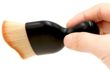 ОЧЕНЬ МЯГКАЯ ЩЕТКА ДЛЯ ЧИСТКИ ВНУТРИ АВТОМОБИЛЬНОЙ ДЕТАЛИ ПИАНО.