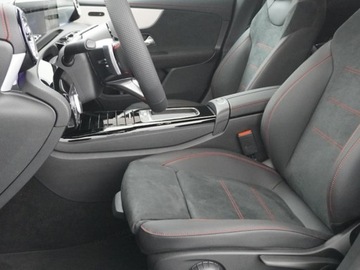 Mercedes CLA C118/X118 Shooting Brake Facelifting 1.3 200 163KM 2024 CLA 200 AMG Line Shooting Brake 1.3 (163KM) 2024, zdjęcie 5