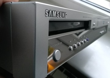Magnetowid VHS/DVD Samsung DVD-V5450 COMBO +PILOT wszystko w pełni sprawne
