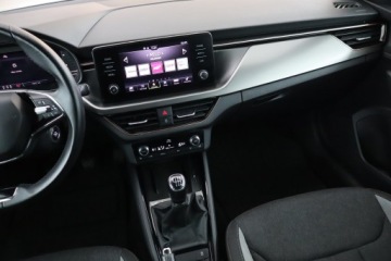 Skoda Kamiq Crossover 1.0 TSI 110KM 2022 Skoda Kamiq 1.0 TSI, Salon Polska, Serwis ASO, zdjęcie 7