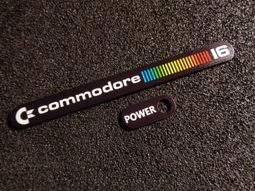 Commodore C16 logo emblemat 11cm x 1,1cm 411c